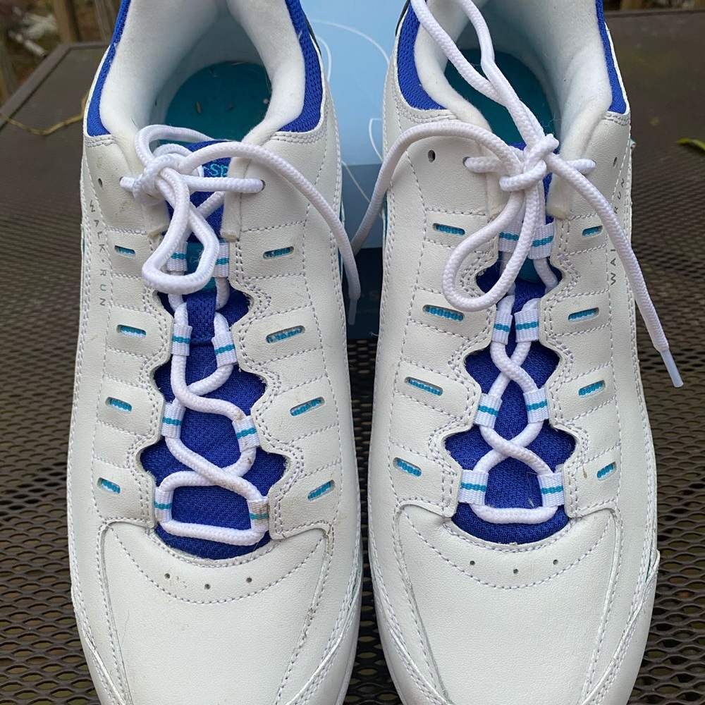 Ladies Easy Spirit Romy leather 12 M